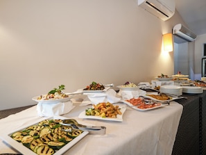 Breakfast, lunch, dinner served; garden views