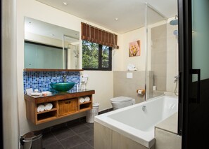 Bathroom - Le Palmiste Resort & Spa (Trou aux Biches)
