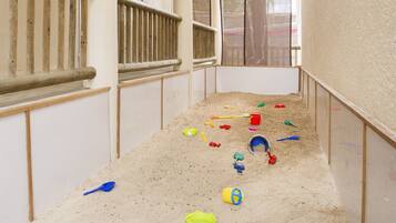 Área de juegos infantiles al aire libre