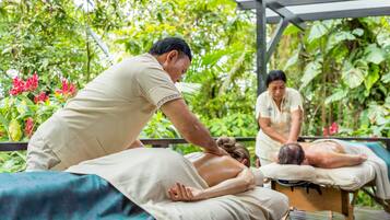 Couples treatment room(s), body treatments, aromatherapy, body scrubs
