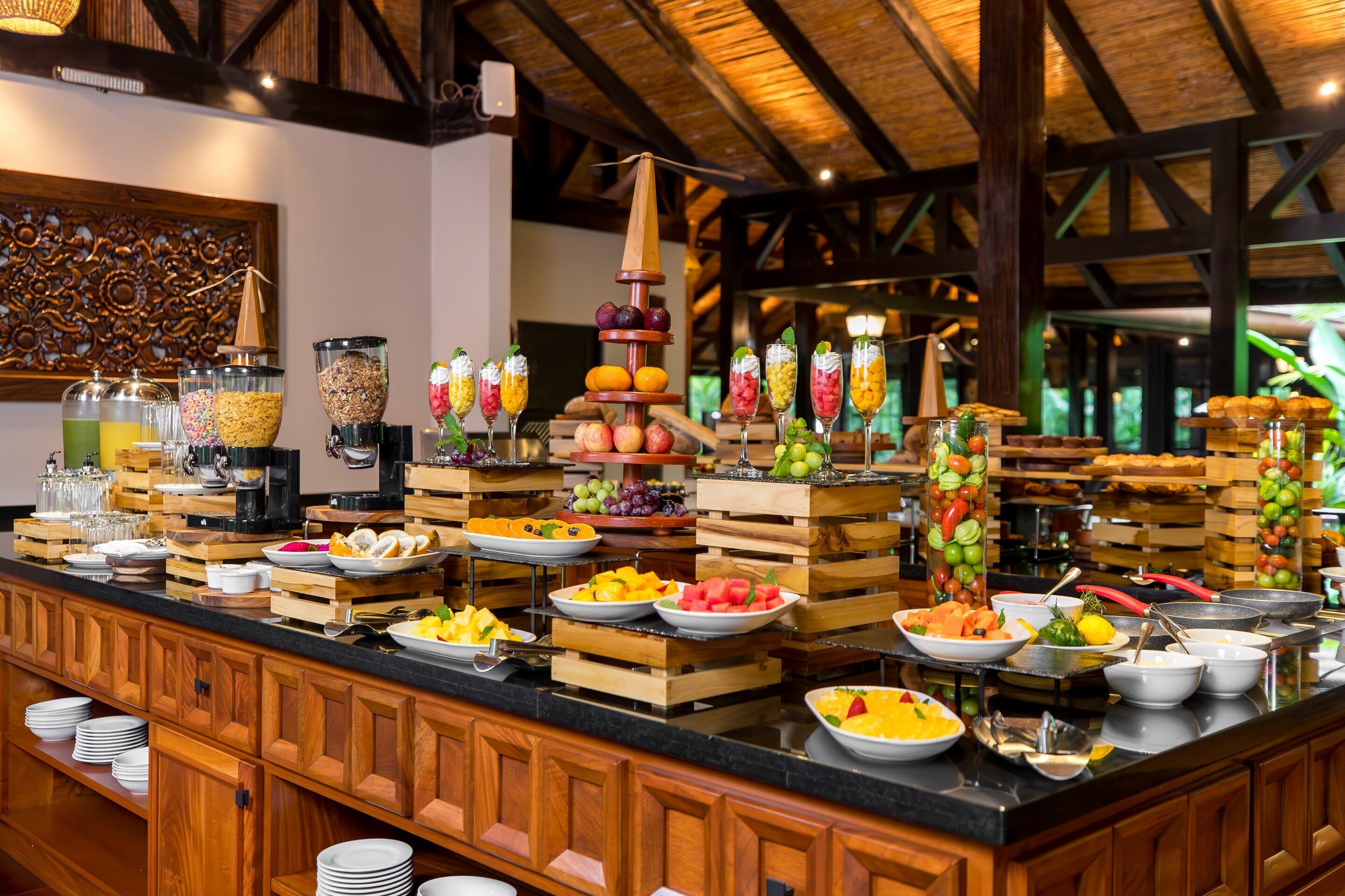 daily full breakfast (usd 25 per person)