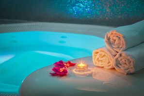 室内 SPA 浴缸