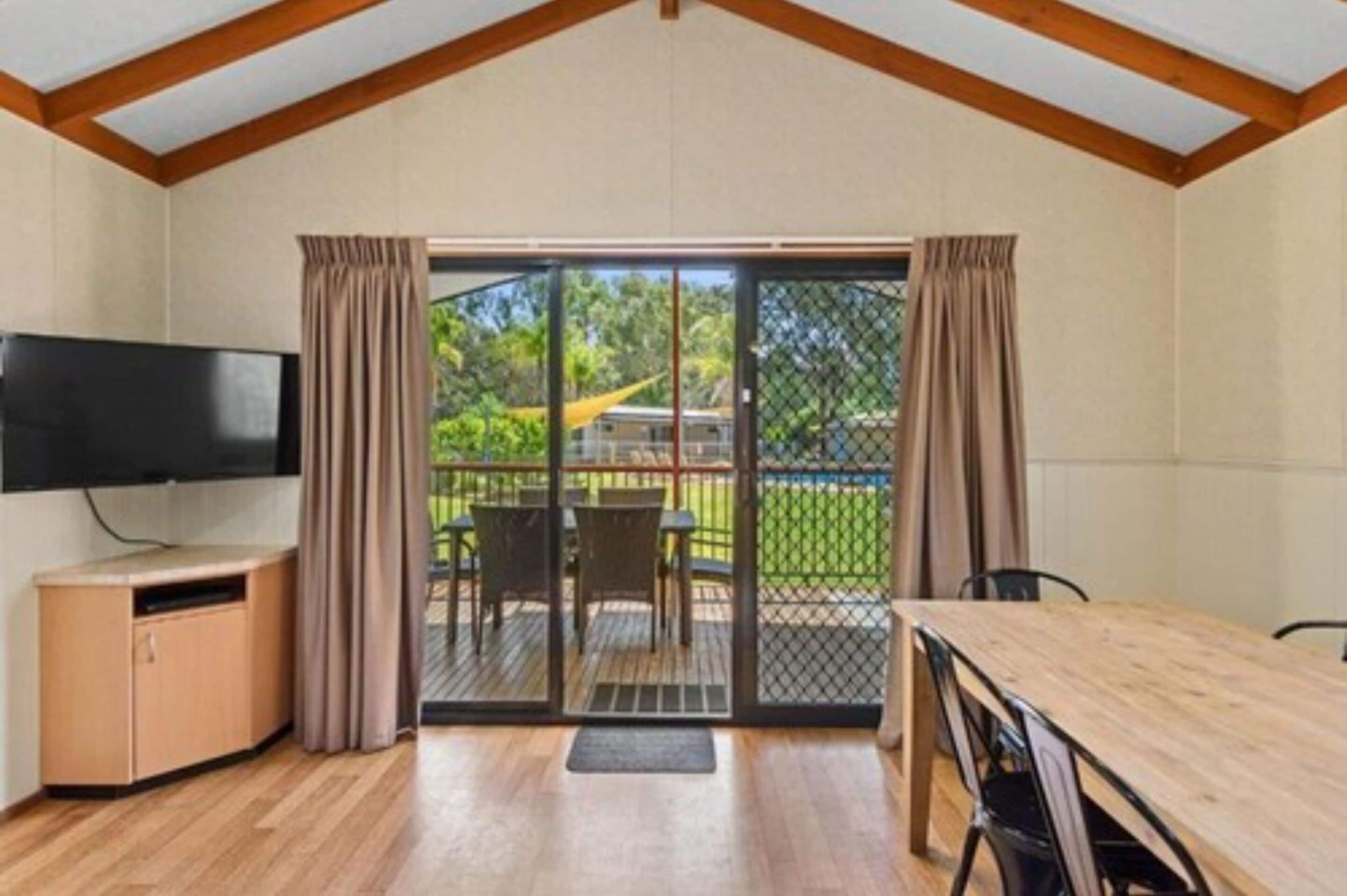 Superior 2 Bedroom Spa Cabin - Sleeps 6 | Free WiFi, bed sheets