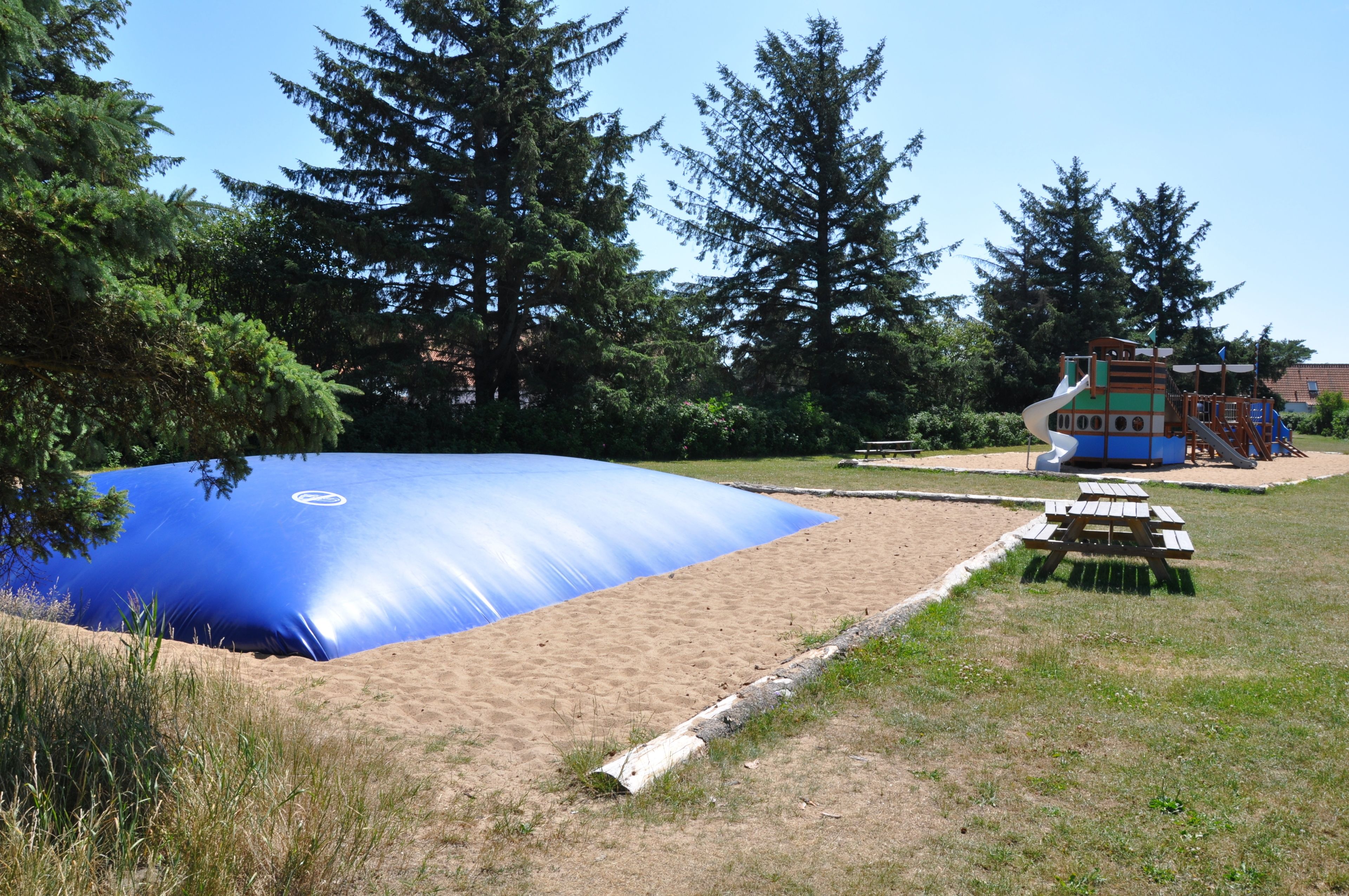 children’s play area – outdoor