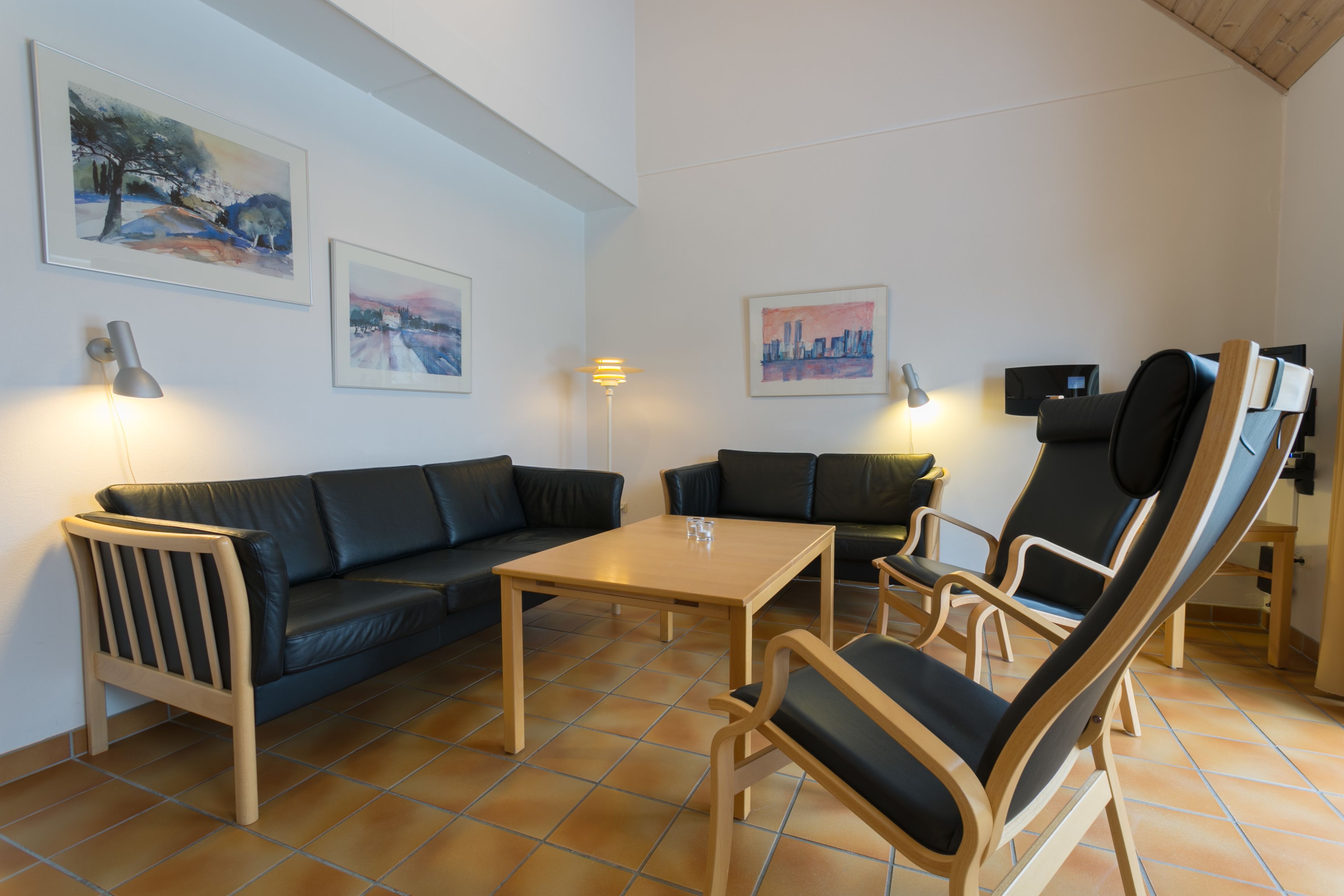 cottage, 2 bedrooms (linen excluded) | shared kitchen | full-sized fridge, microwave, oven, stovetop