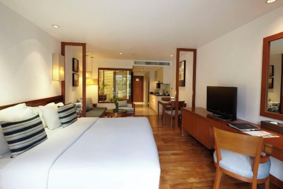 Premium bedding, Select Comfort beds, minibar, in-room safe