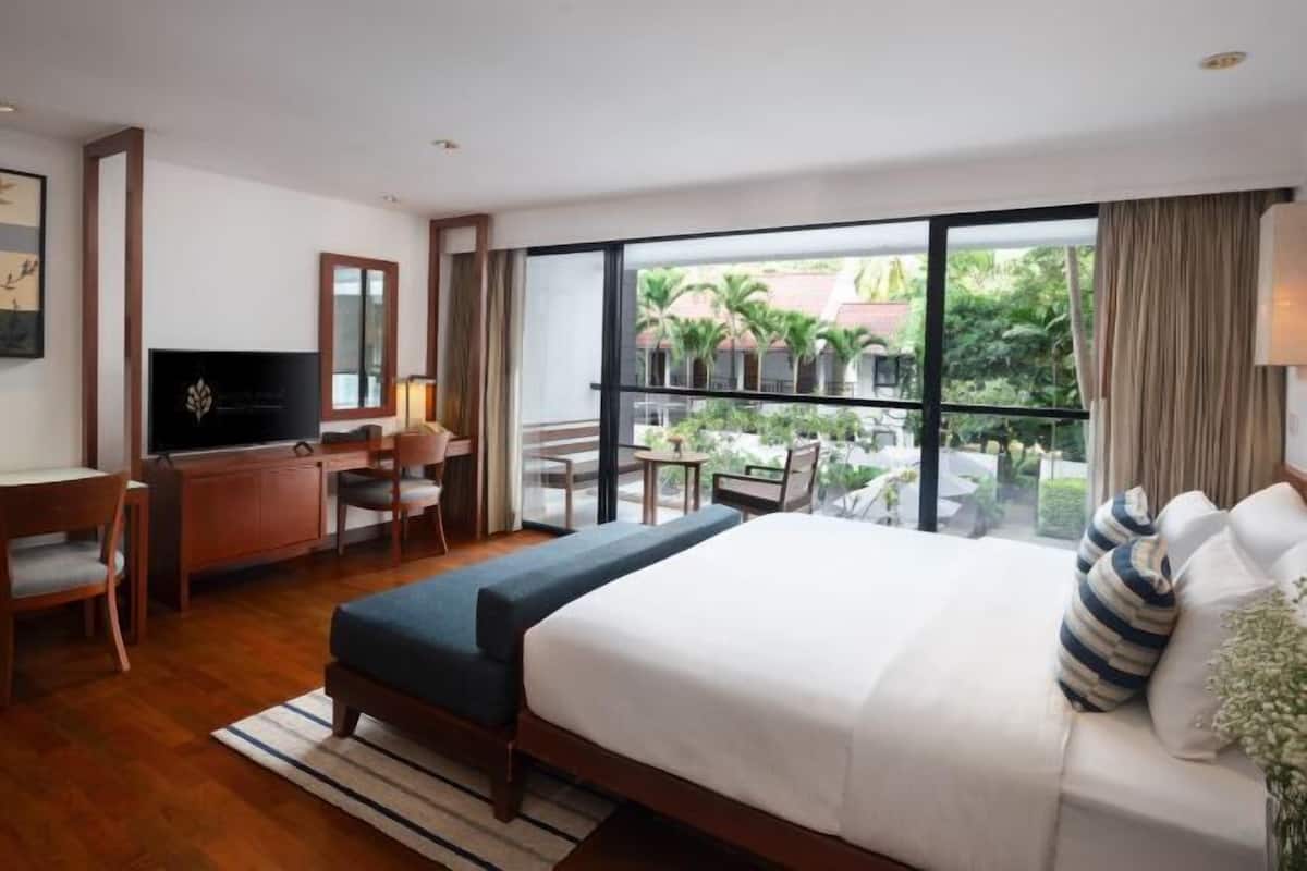 Premium bedding, Select Comfort beds, minibar, in-room safe