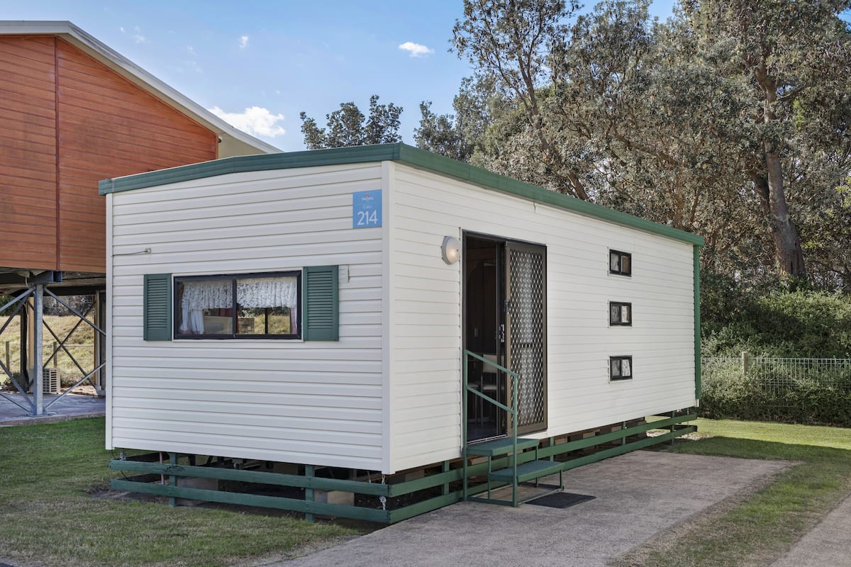 Economy 1 Bedroom Cabin | Terrace/patio