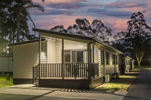 Superior 2 Bedroom Cabin - Sleeps 5 | Terrace/patio