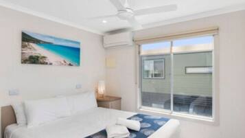 Deluxe 2 Bedroom Riverfront Cabin