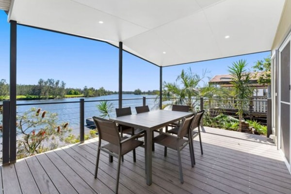 Deluxe 2 Bedroom Riverfront Cabin | Balcony