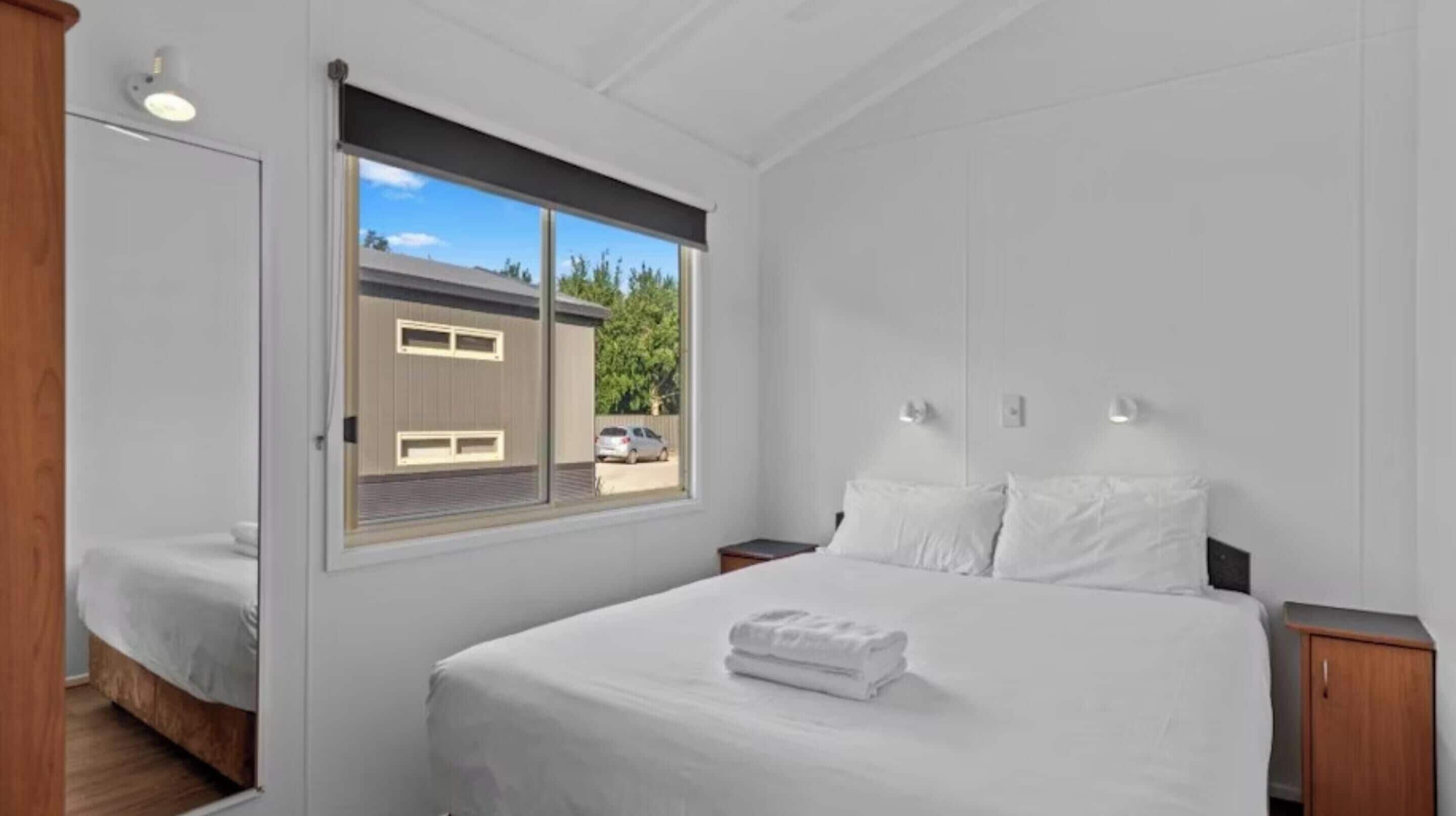 Superior 2 Bedroom Cabin - Sleeps 5 | Trang trí khác biệt, trang bị nội thất với thiết kế riêng biệt, bàn 