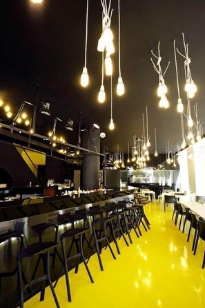 Dining - Design Hostel Goli & Bosi (Split)