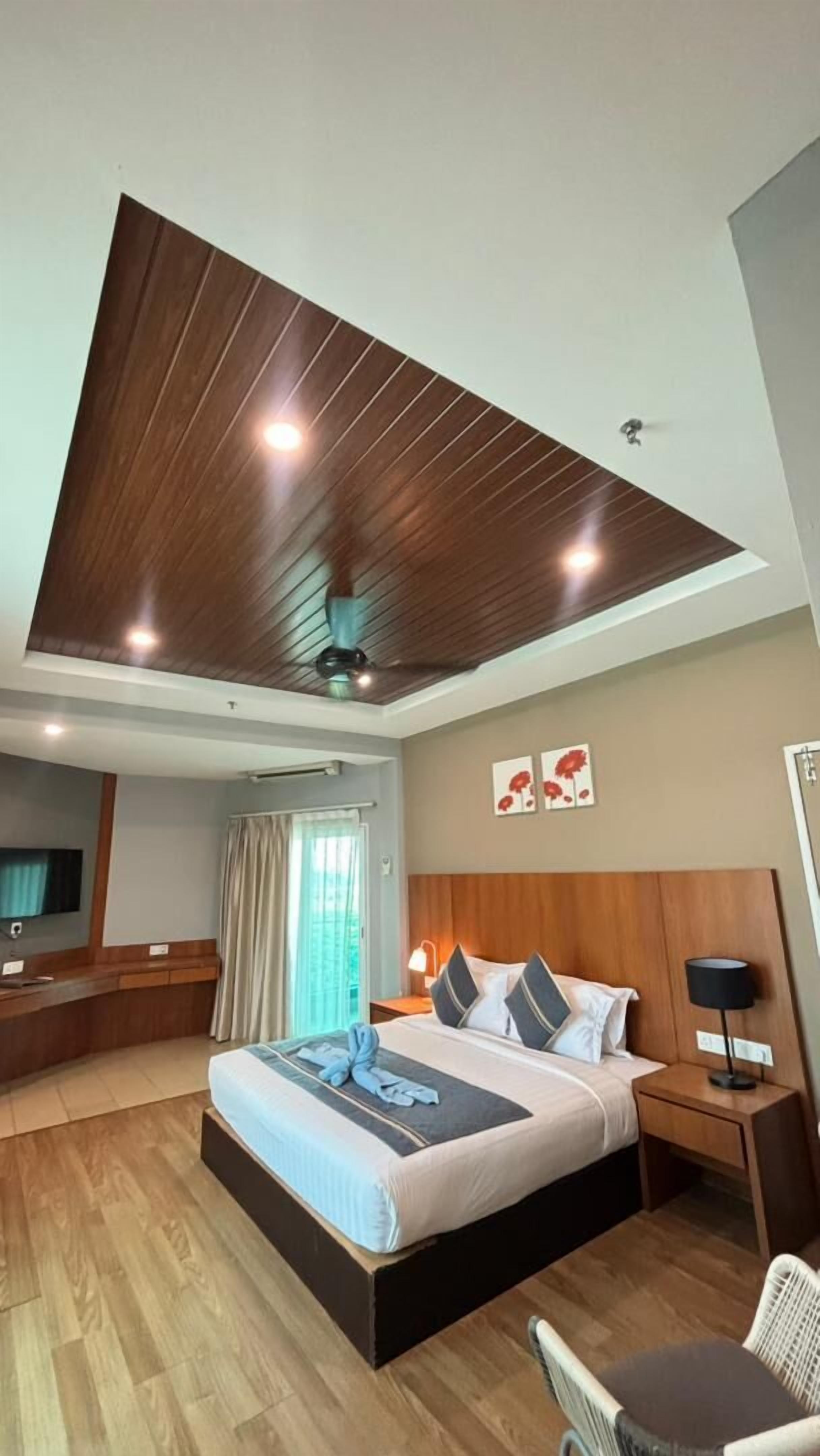 Free minibar, in-room safe, desk, blackout curtains