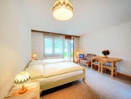 Standard Apartment, 1 Bedroom | Free cribs/infant beds, rollaway beds