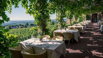 Desayuno completo (EUR 39 por persona)