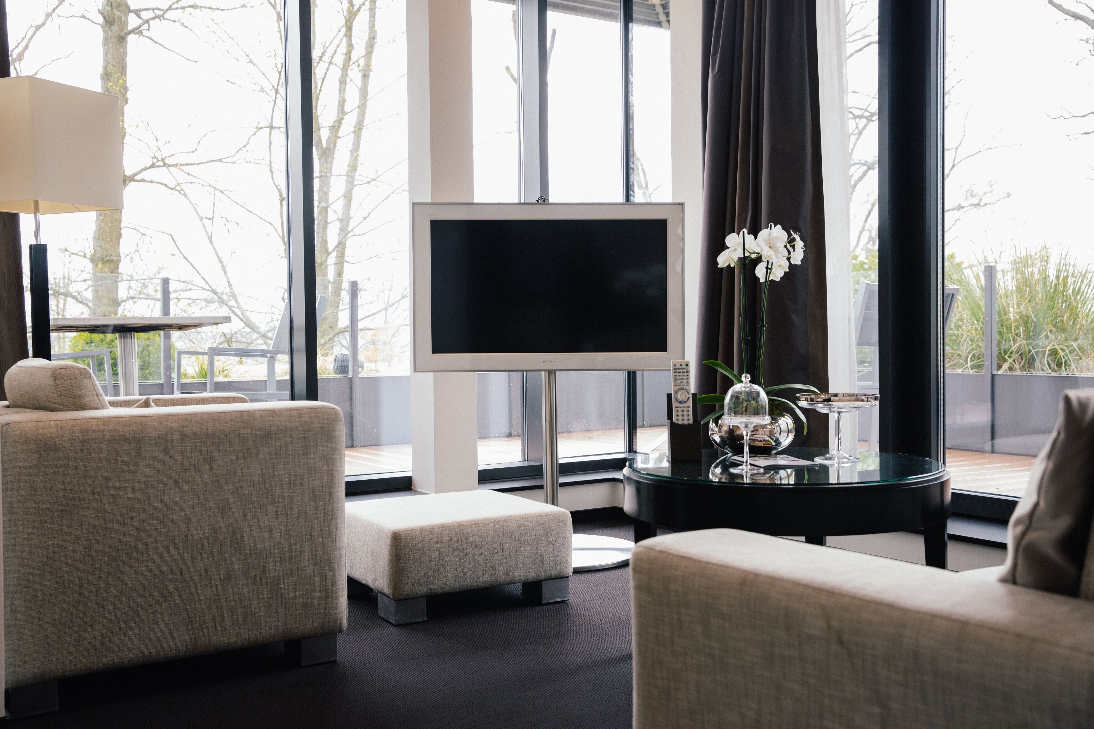 panoramic suite | living area | flat-screen tv, ipod dock, pay films, mp3 dock