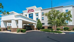 Exterior - Hampton Inn & Suites Peru (Peru)
