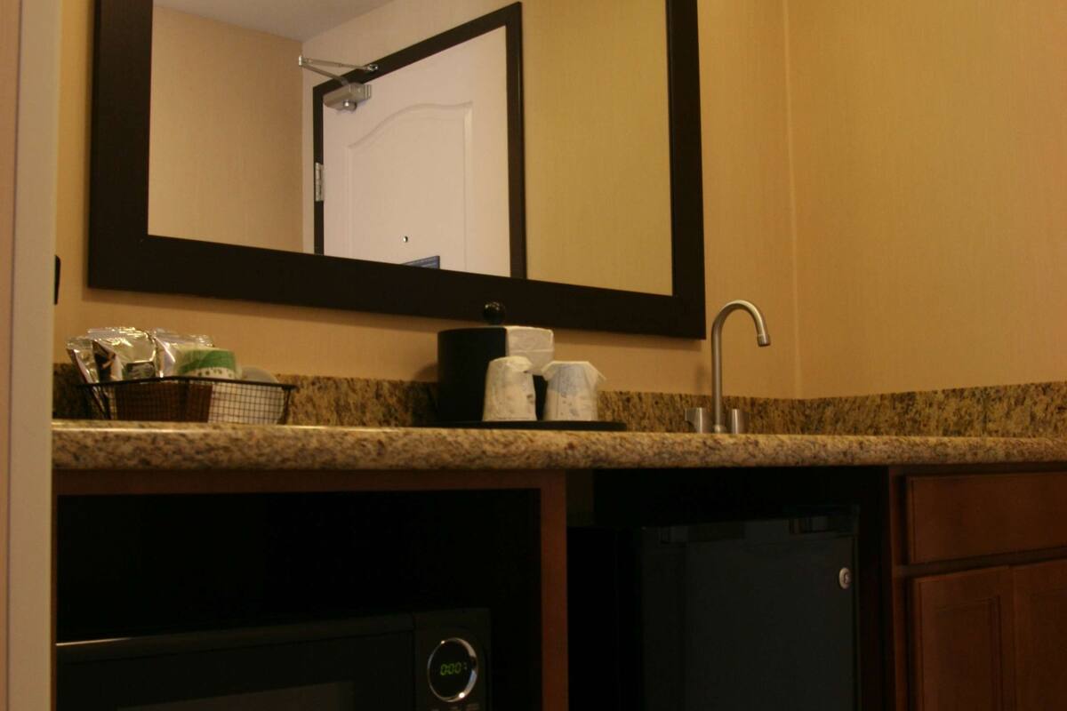 studio suite, 1 king bed | private kitchen | fridge, microwave, coffee/tea maker