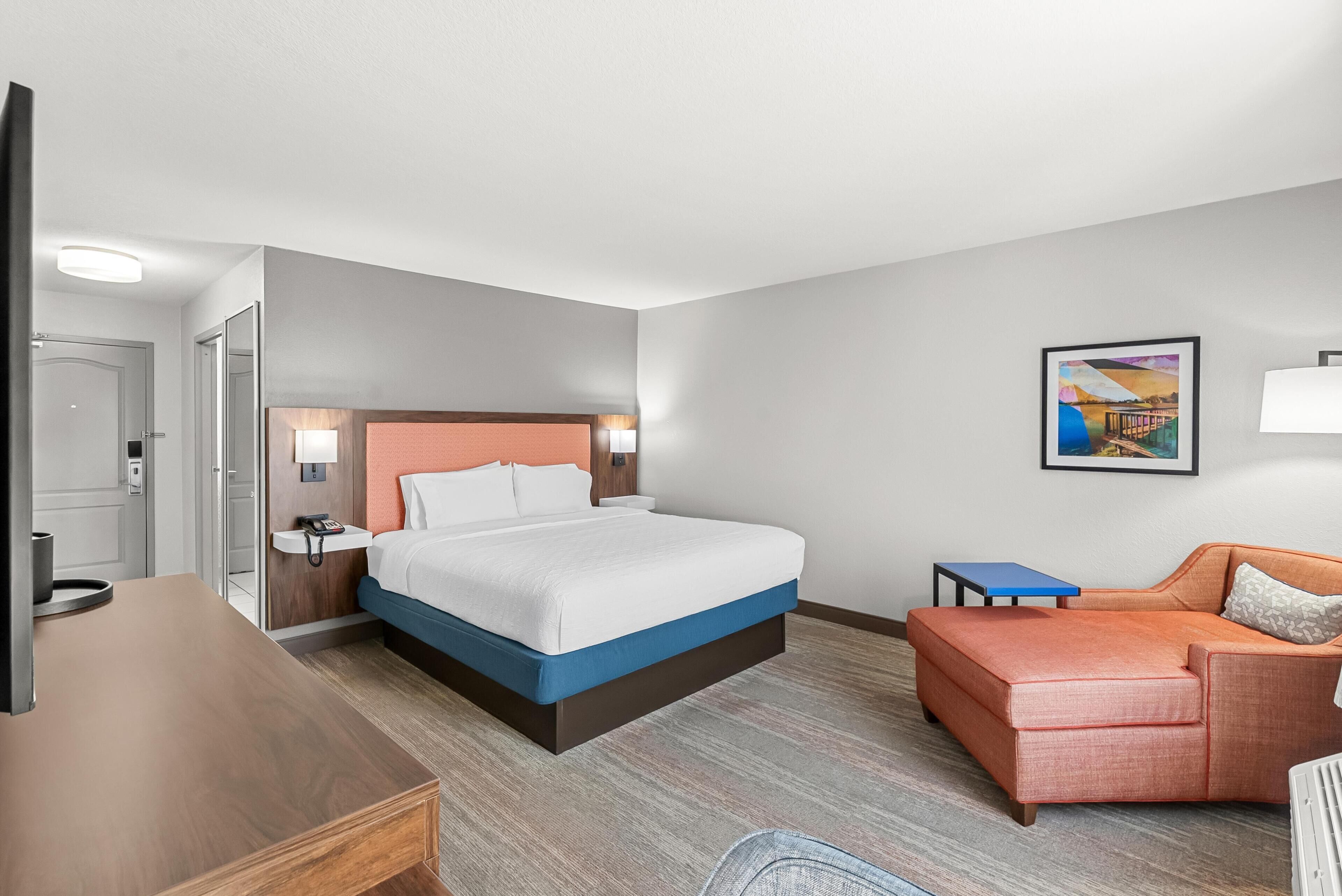 Photo - Hampton Inn and Suites Peru