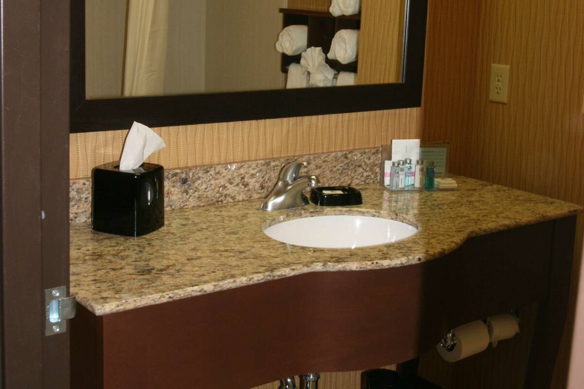 room, 1 king bed | bathroom | free toiletries, hair dryer, towels