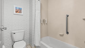 Suite, 2 Queen Beds, Non Smoking | Bathroom