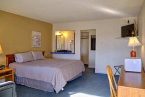 Escritorio, sistema de insonorización y wifi gratis 