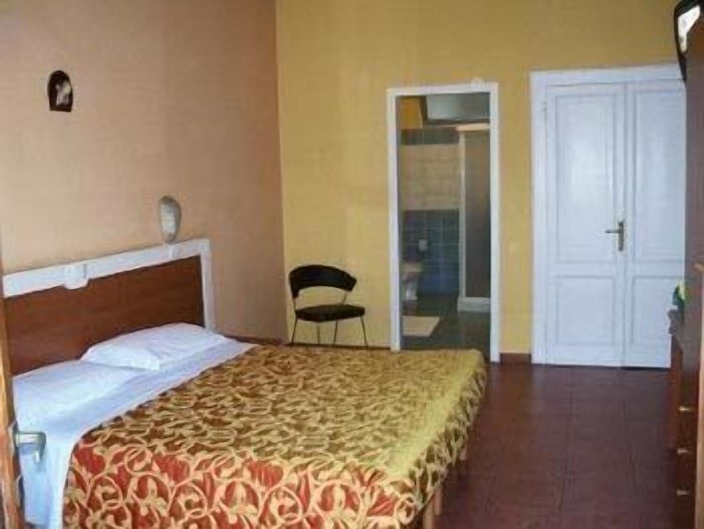 desk, cots/infant beds, rollaway beds, free wifi