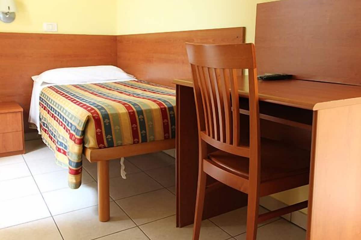 Habitación individual | Escritorio, cunas, camas extra y wifi gratis