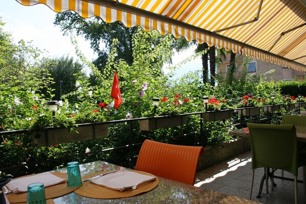 Outdoor dining - Rovere (Losone)