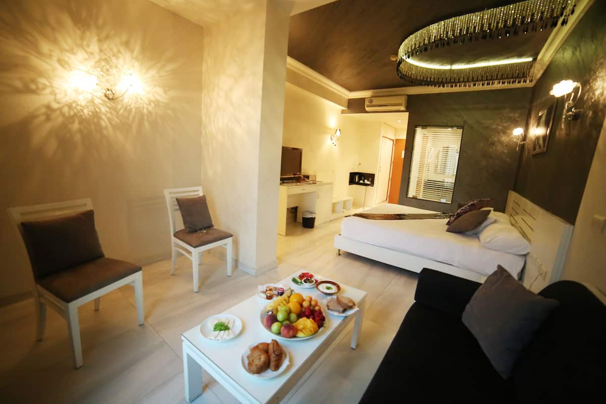 superior room, mountain view | 1 bedroom, egyptian cotton sheets, premium bedding, in-room safe