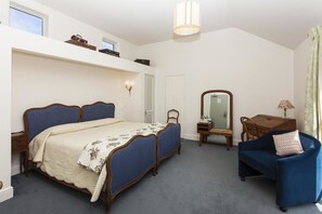 Twin Room, Balcony