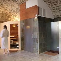 Sauna, hot tub, steam room, Turkish bath/hammam, body treatments