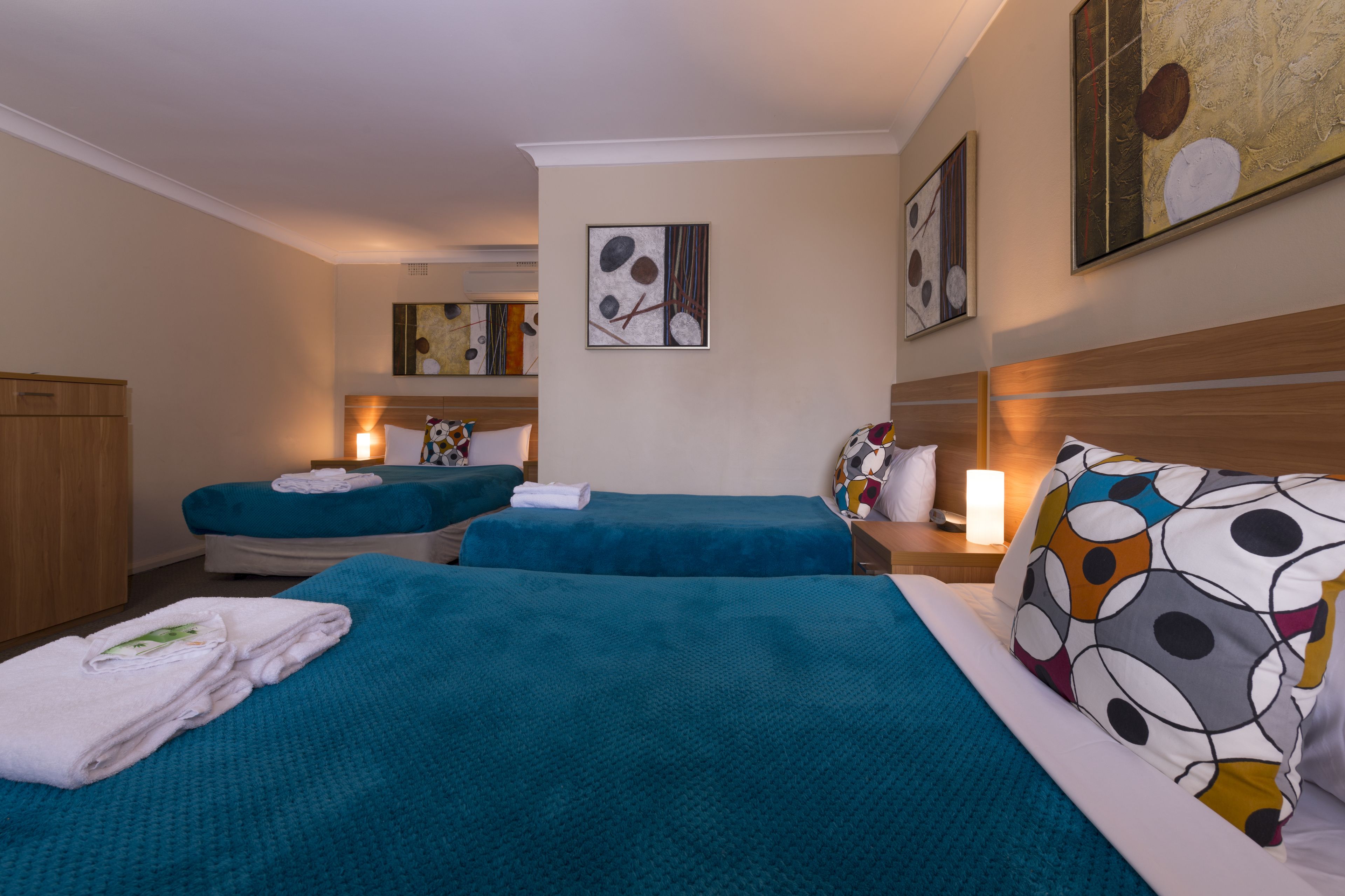 高級寢具、書桌、熨斗/熨衣板、免費無線上網