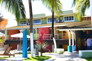 Vista frontal de la propiedad