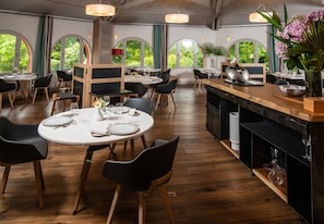 Lunch and dinner served  - Les Frères Ibarboure (Bidart)