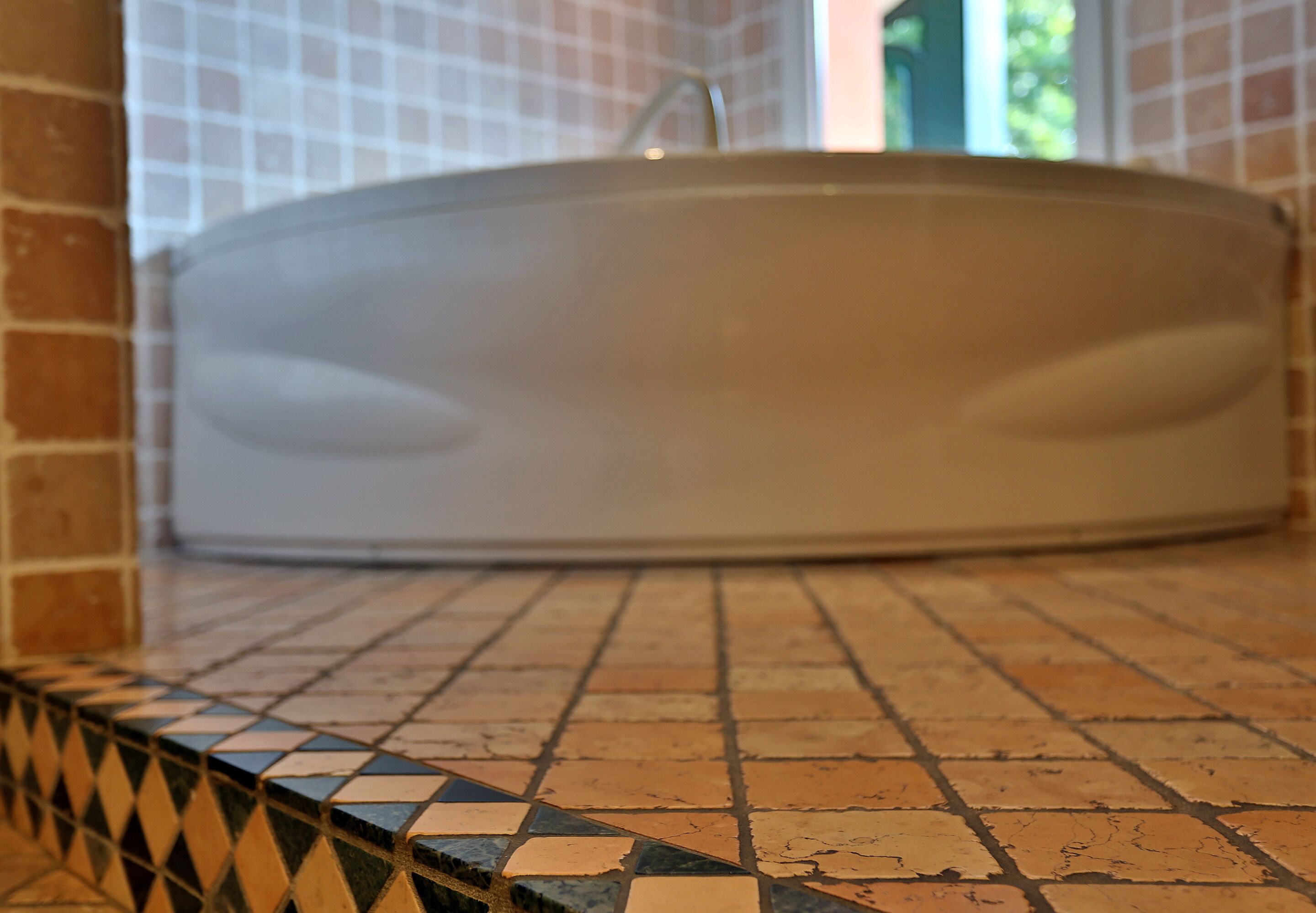 deluxe double room | bathroom | free toiletries, hair dryer, bathrobes, slippers