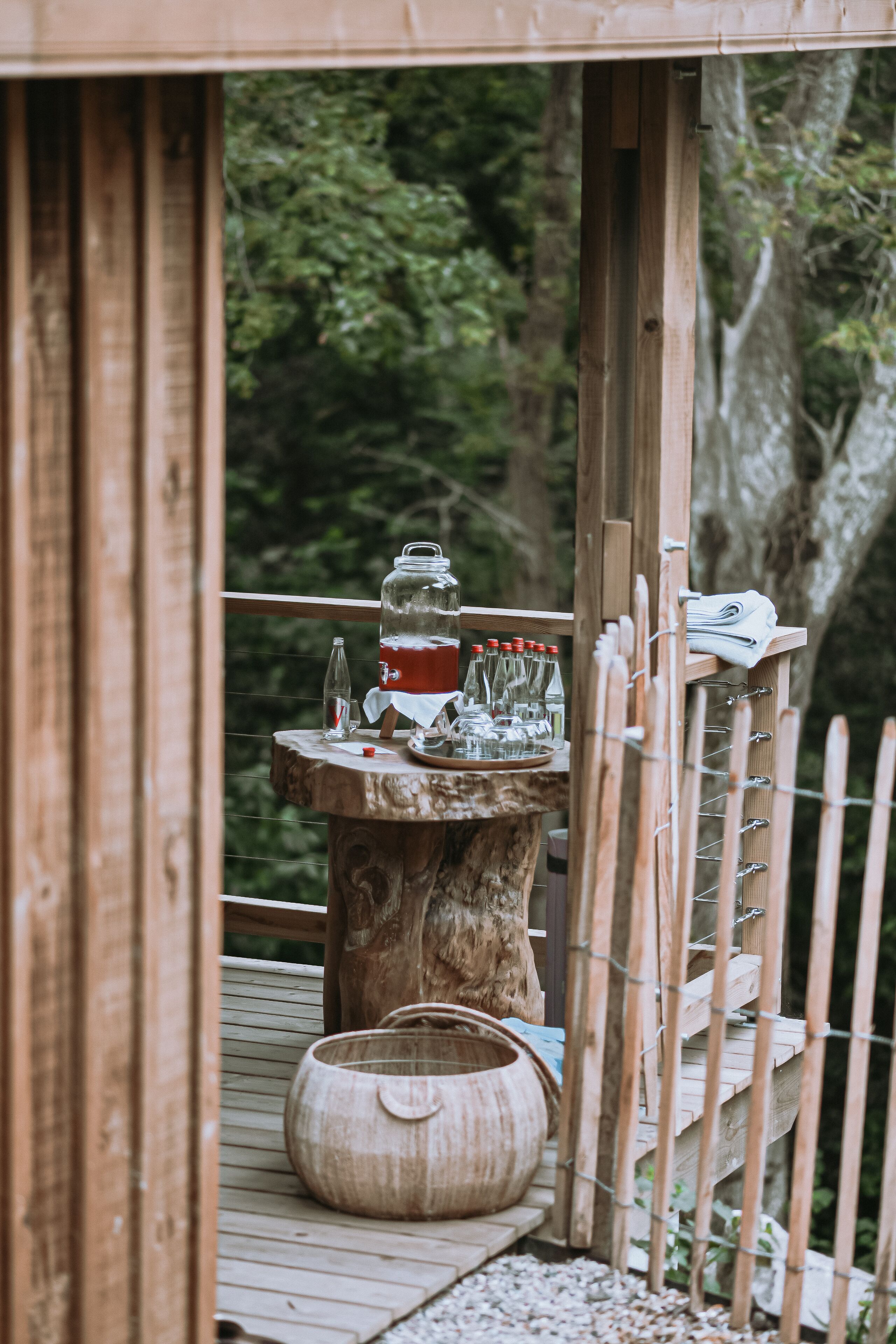 Spa-Außenbereich, Sauna, Körperbehandlungen, Tiefengewebe-Massagen