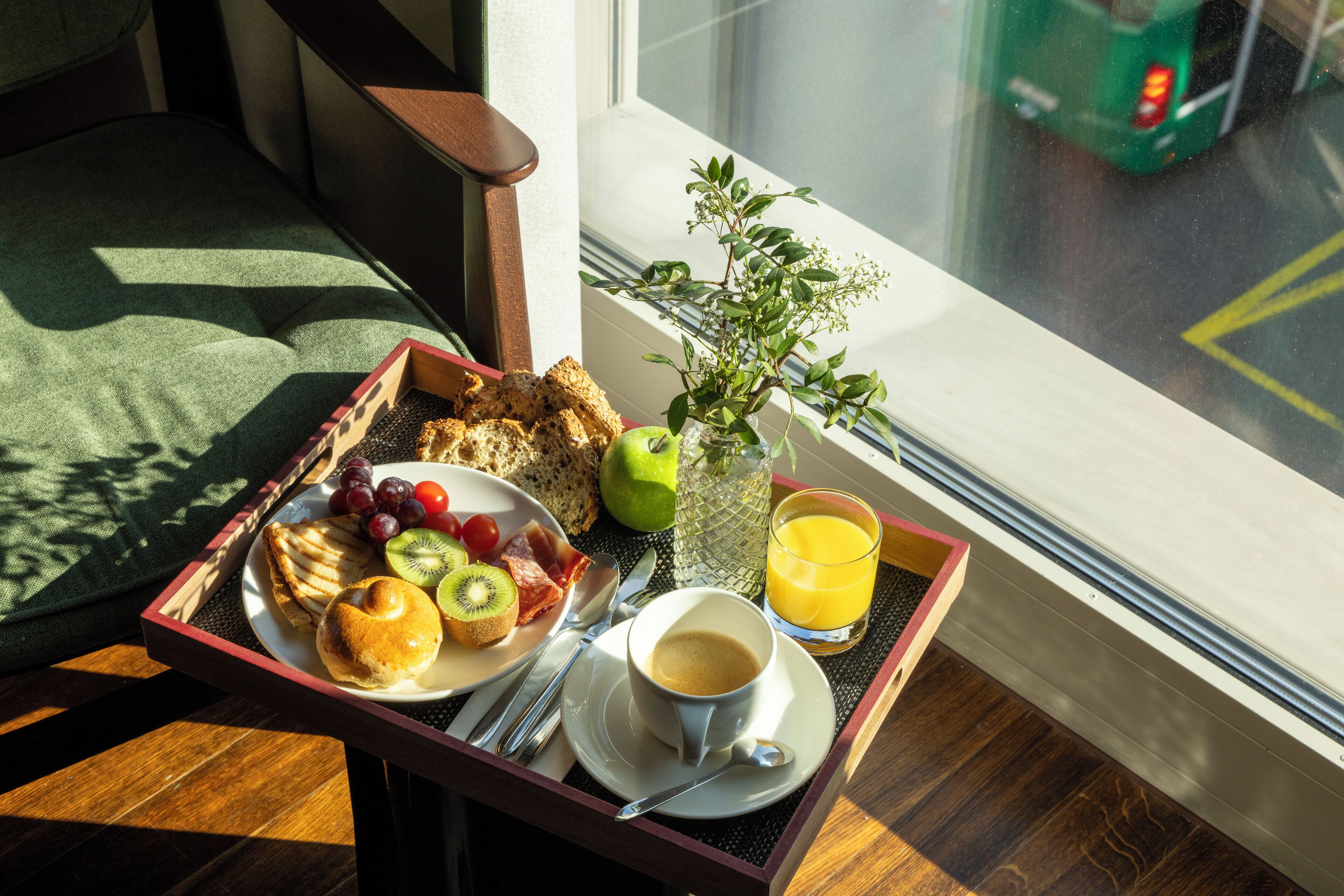 1 bedroom, premium bedding, minibar, in-room safe