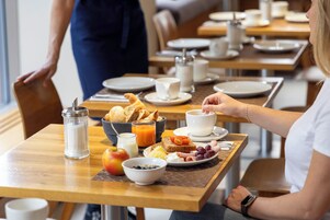 Desayuno buffet todos los días (con cargo)