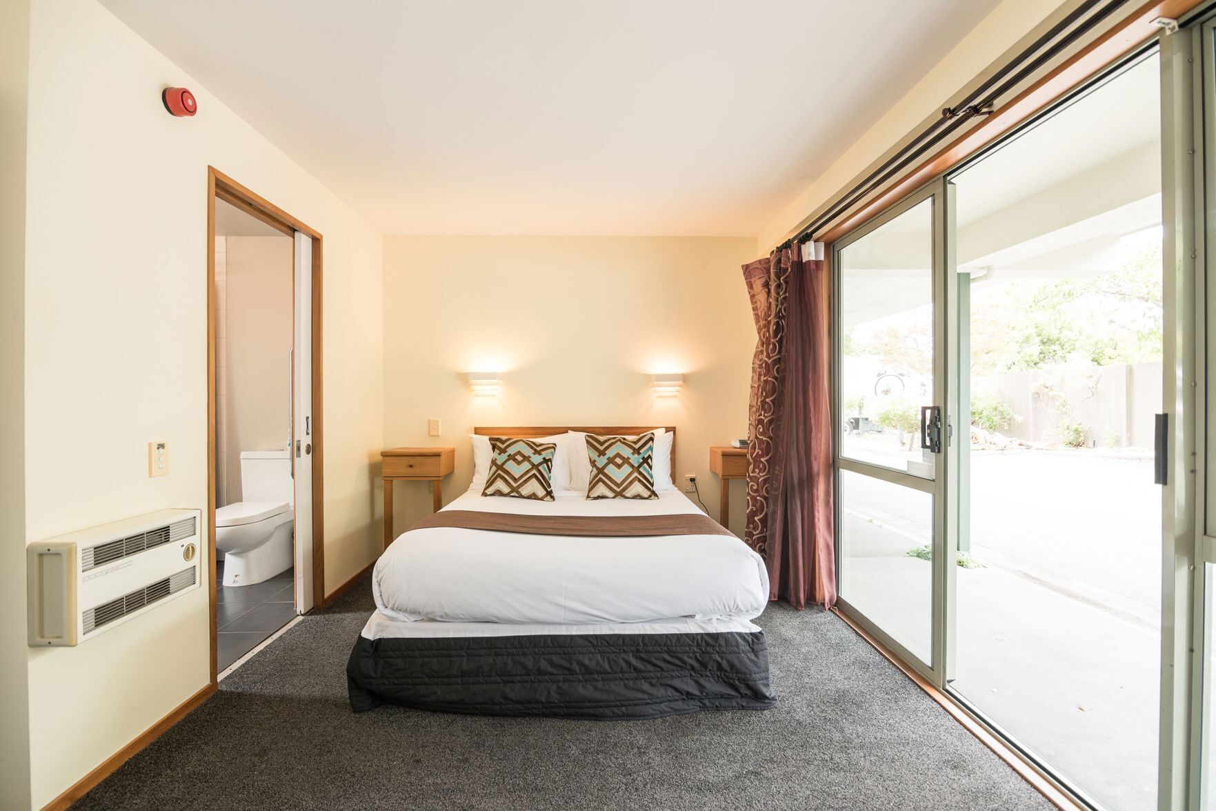 Soundproofing, iron/ironing board, free WiFi, bed sheets