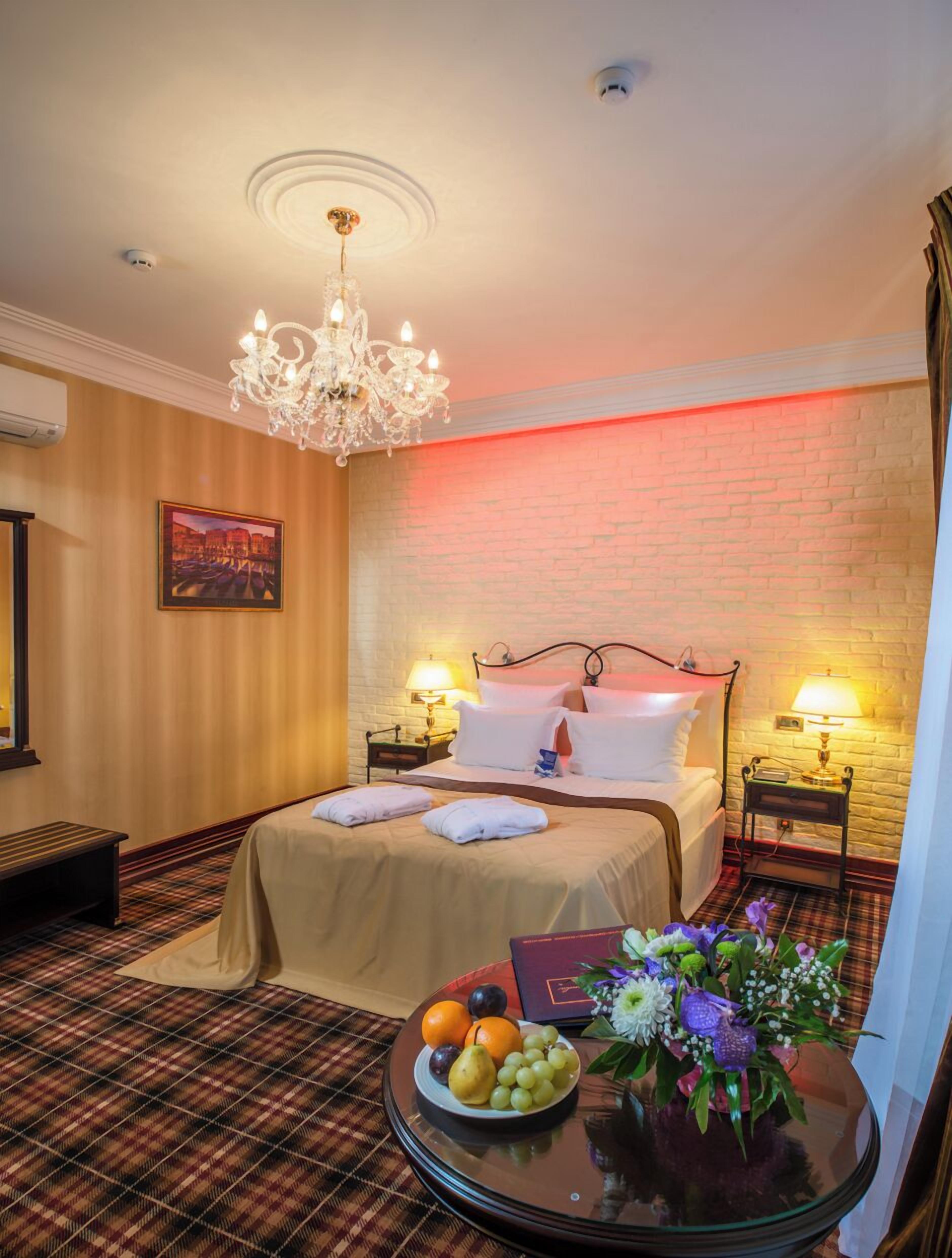 Habitació doble clàssica | Roba de llit d'alta qualitat, minibar i caixa forta a l'habitació 