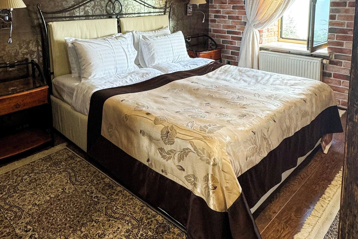 Classic Double Room | Premium bedding, minibar, in-room safe, desk