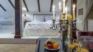 Classic Room | Premium bedding, minibar, in-room safe, desk