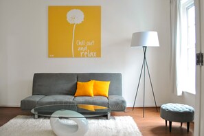 高級四人房 | 筆電工作空間、免費無線上網、床單