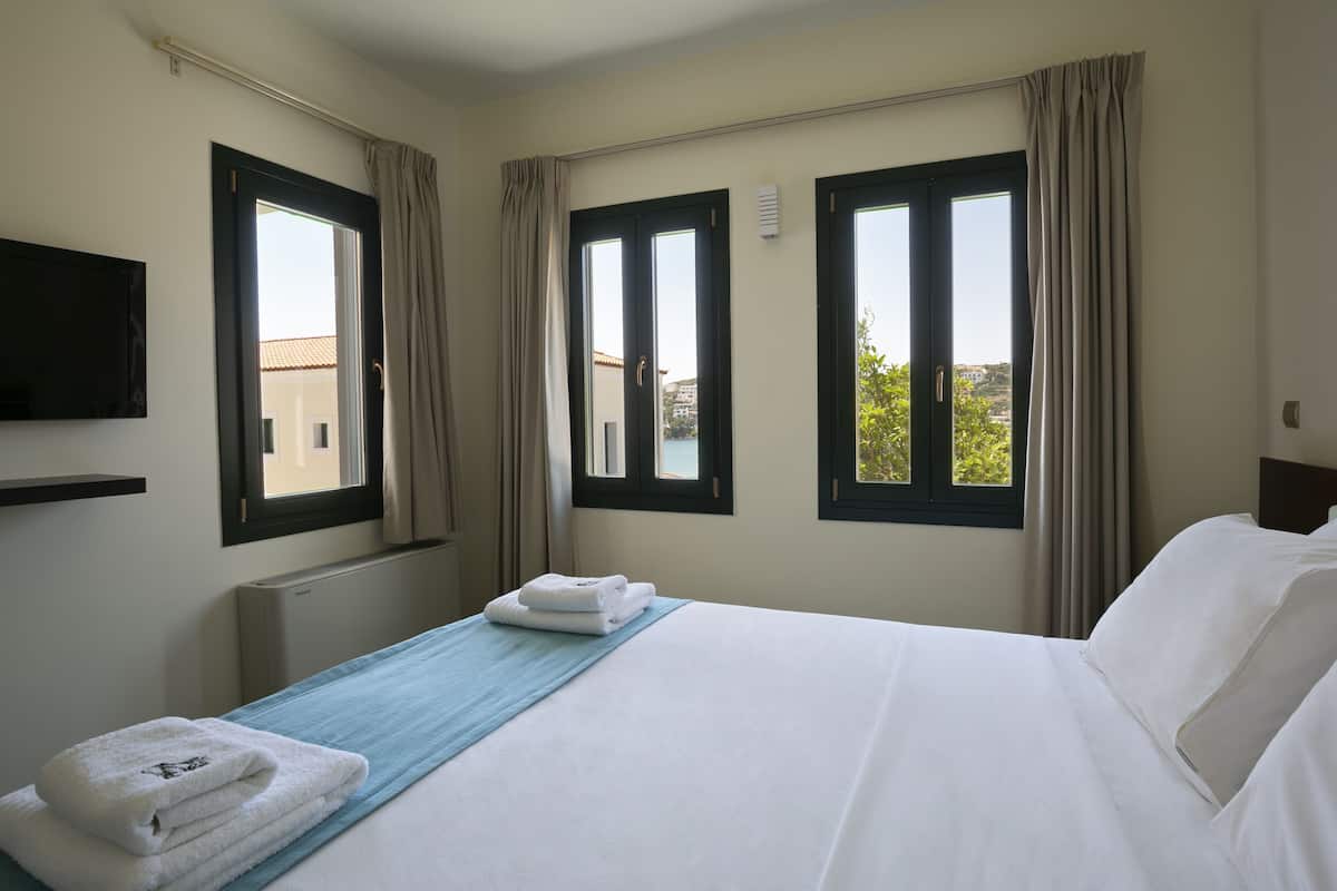 Junior Suite, Balcony, Sea View | 1 bedroom, Egyptian cotton sheets, premium bedding, in-room safe