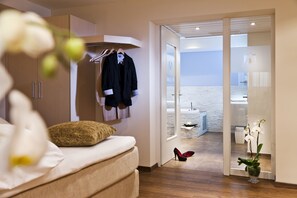 Bureau, chambres insonorisées, Wi-Fi gratuit, draps fournis