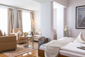 Superior Room | Desk, soundproofing, free WiFi, bed sheets - Hotel Amaris (Olten)