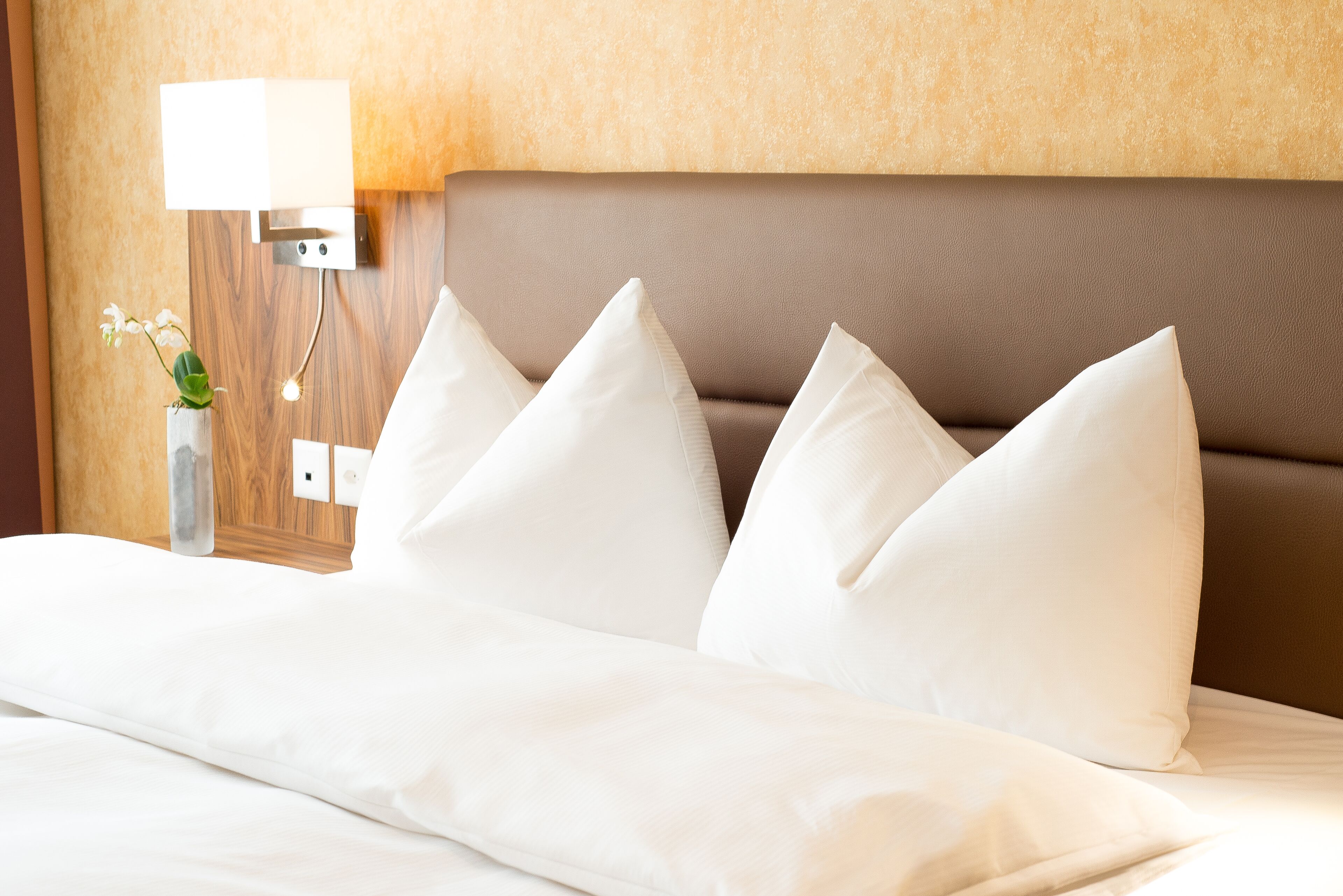 desk, soundproofing, free wifi, bed sheets