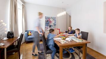 Quarto família | 1 quarto, escrivaninha, quartos à prova de som, Wi-Fi de cortesia